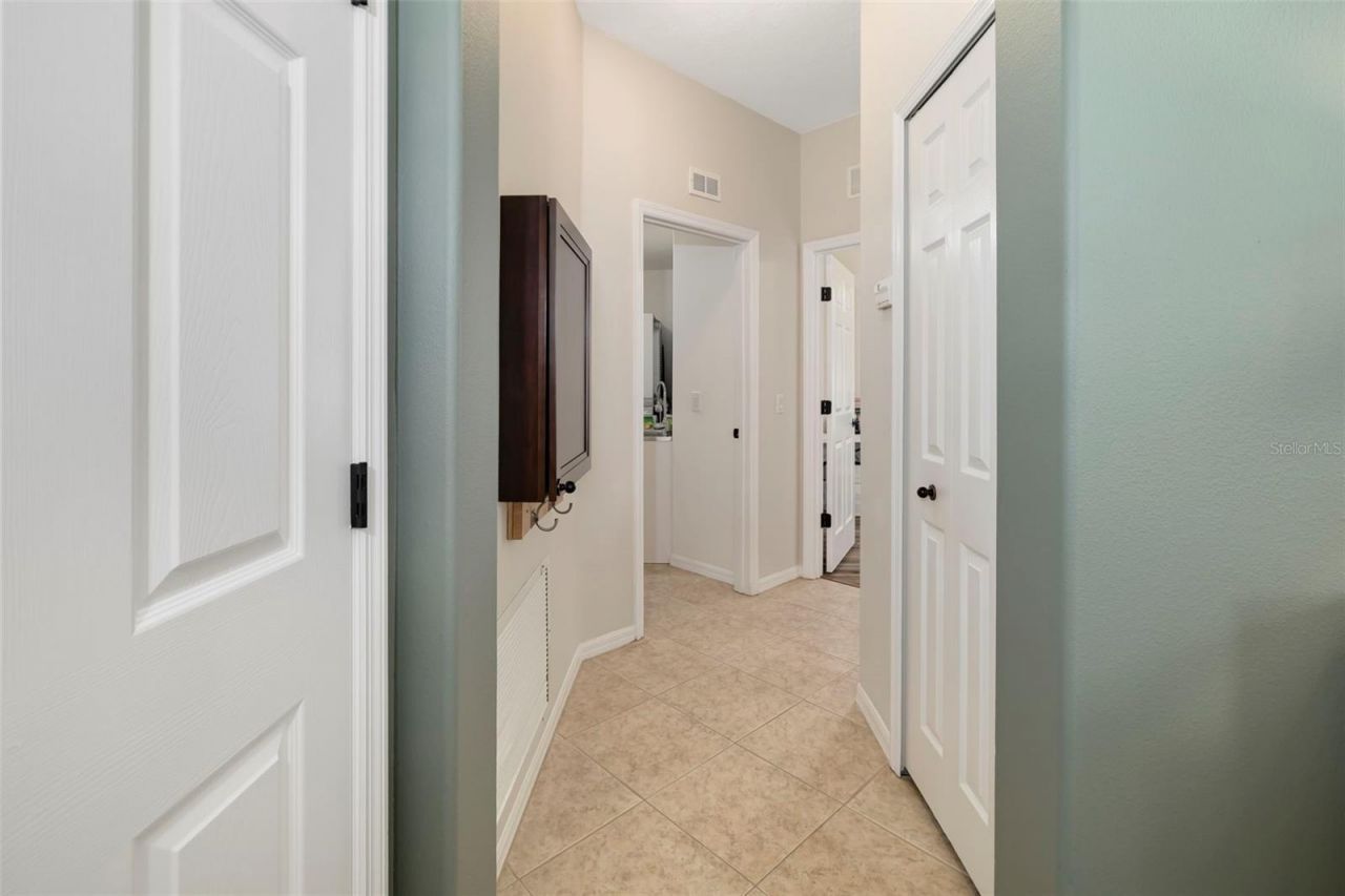 4255 67th Avenue Circle E, Sarasota, FL 34243 Photo