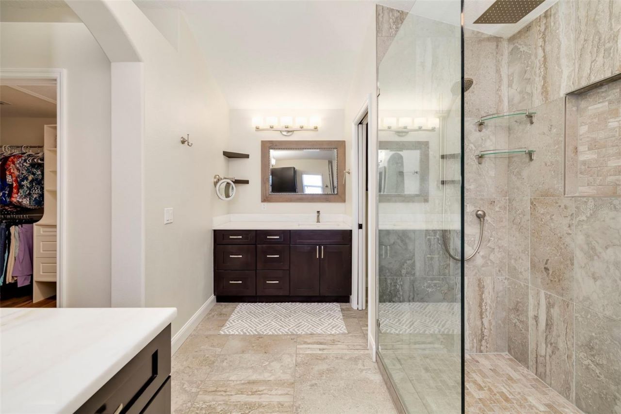 4255 67th Avenue Circle E, Sarasota, FL 34243 Photo
