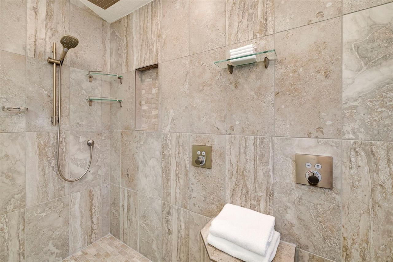 4255 67th Avenue Circle E, Sarasota, FL 34243 Photo