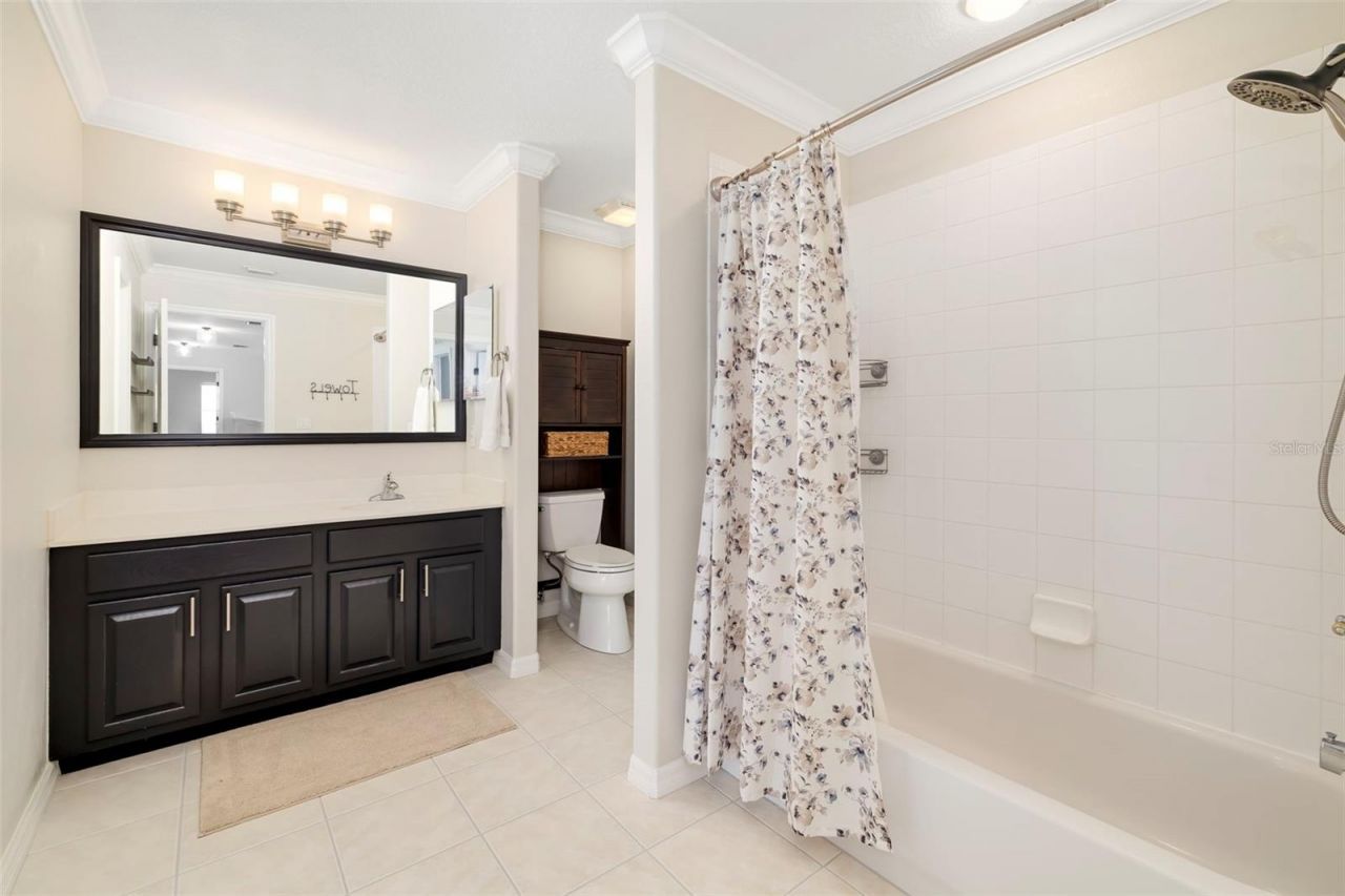 4255 67th Avenue Circle E, Sarasota, FL 34243 Photo