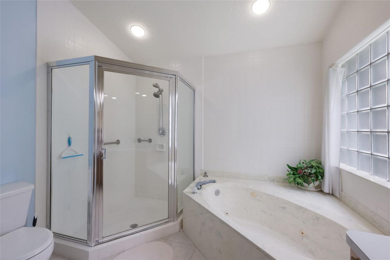 4413 74th Avenue E, Sarasota, FL 34243 Photo