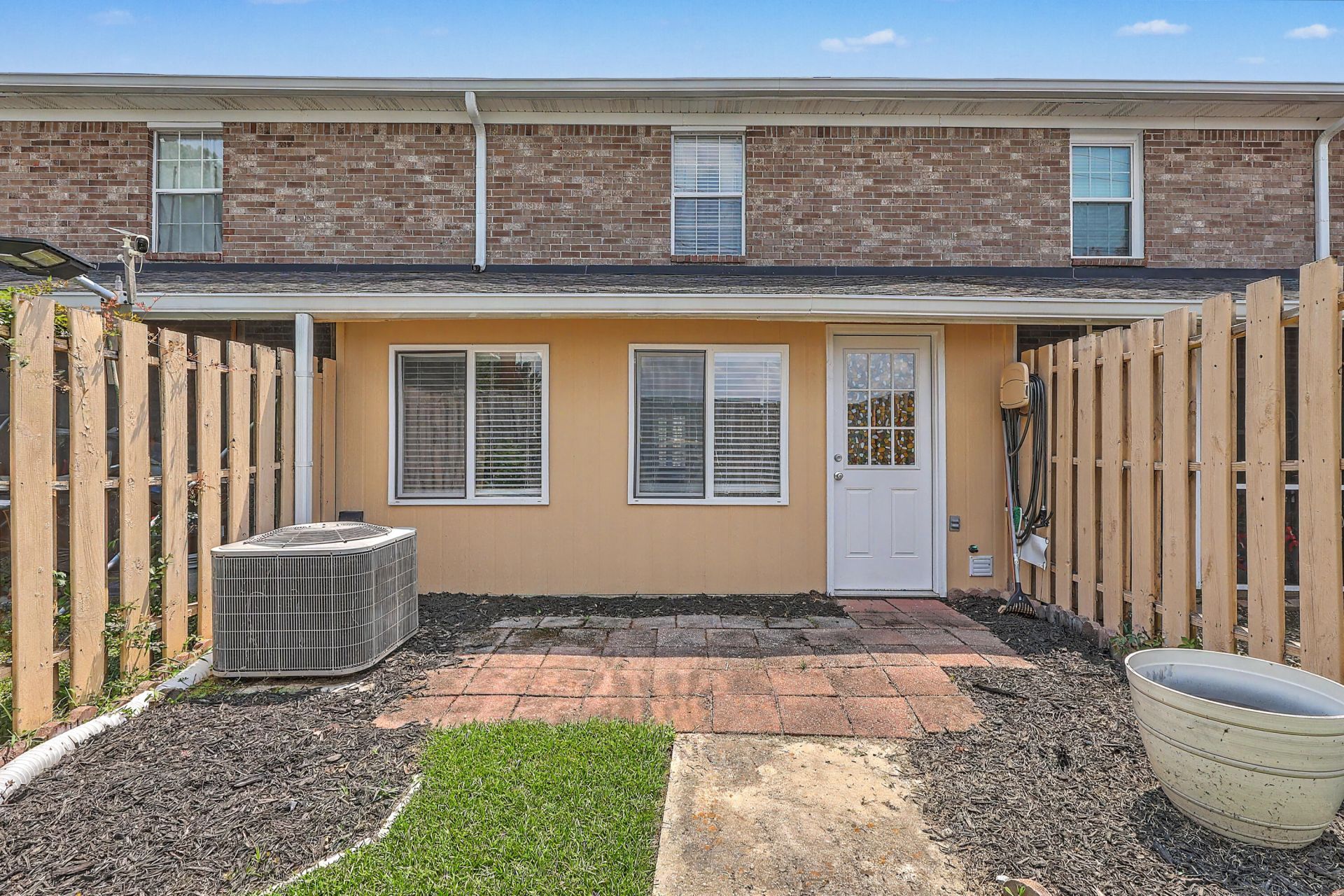 2040 Rondo Street Photo 22