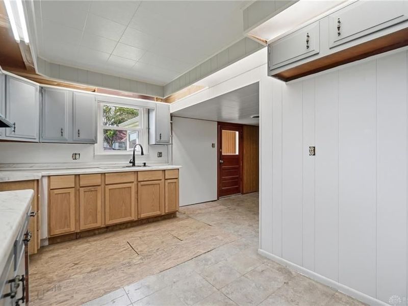 140 E Keller Street, Bradford, OH 45308 Photo 9