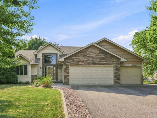 13525 Oakwood Drive, Rogers, MN 55374