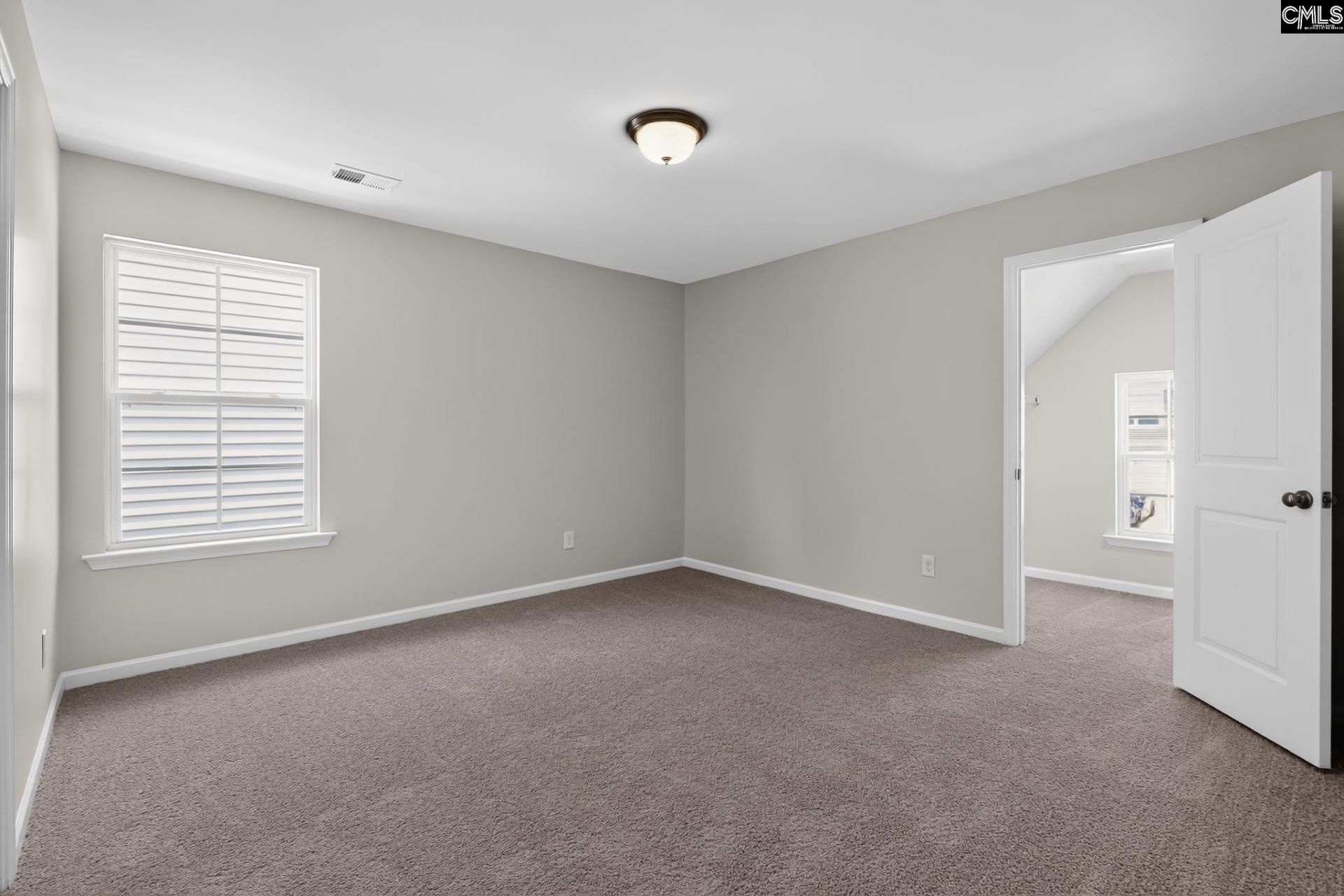 207 Aldergate Drive  Photo 11