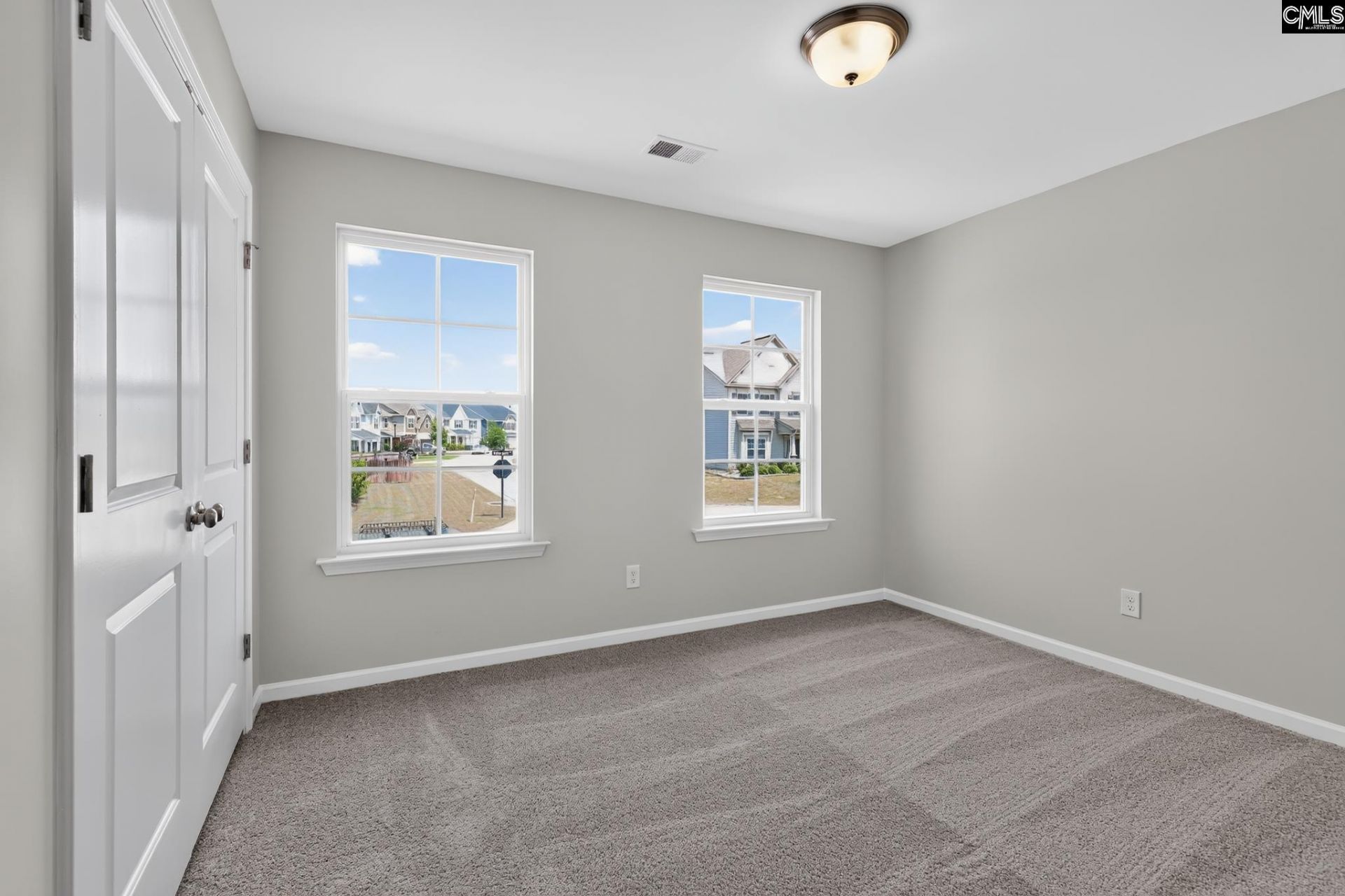 207 Aldergate Drive  Photo 12