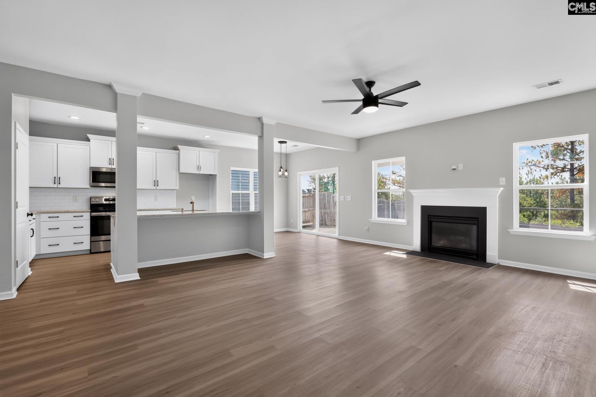 207 Aldergate Drive  Photo 4