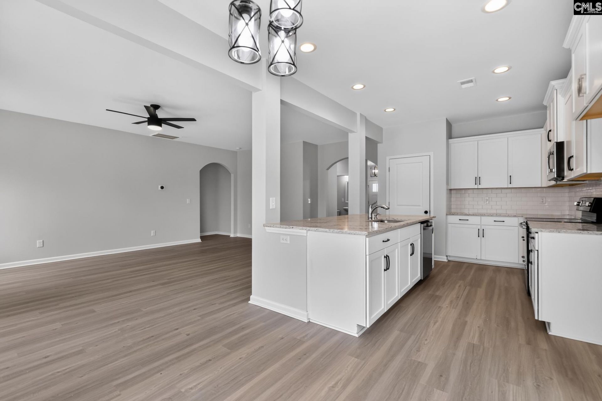 207 Aldergate Drive  Photo 5