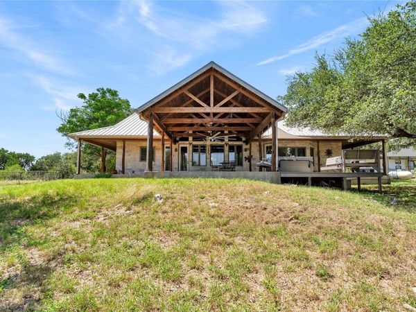 150 Pecan 2, Florence, TX 76527