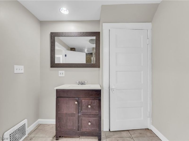3153 W 103rd Street, Cleveland, OH 44111 Photo 18
