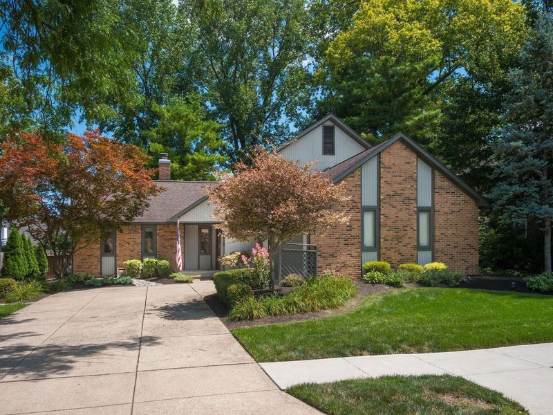 2318 Starleaf Lane, Columbus, OH 43235 Photo 3