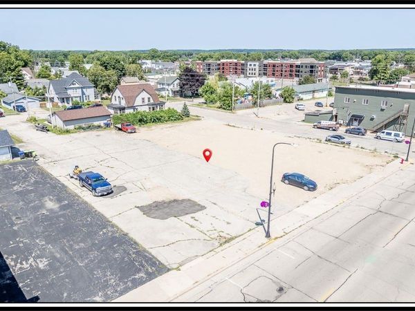 401 S PEARL STREET, New London, WI 54961
