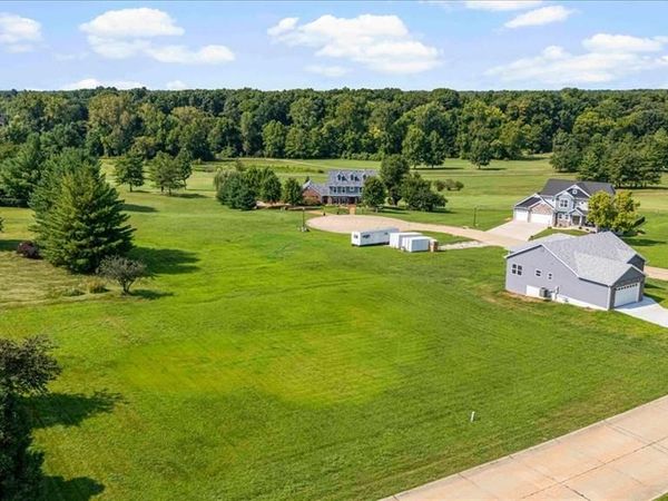 118 Woodland Hills Drive, Alton, IL 62002