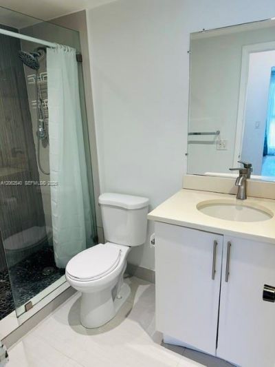 201 178th Dr, Unit 202, Sunny Isles Beach, FL 33160 Photo