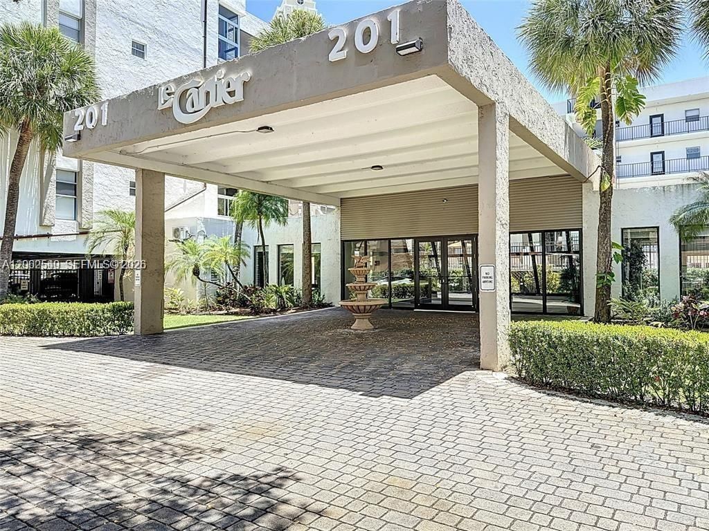 201 178th Dr, Unit 202, Sunny Isles Beach, FL 33160 Photo