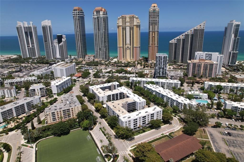 201 178th Dr, Unit 202, Sunny Isles Beach, FL 33160 Photo