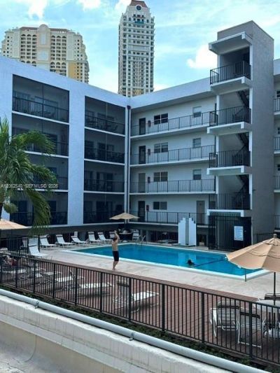 201 178th Dr, Unit 202, Sunny Isles Beach, FL 33160 Photo