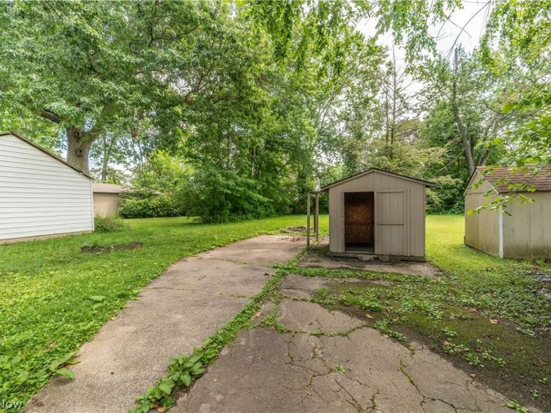 727 Meadowbrook Avenue SE, Warren, OH 44484 Photo 4