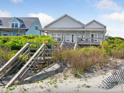 911 E Arctic Avenue, Folly Beach, SC 29439