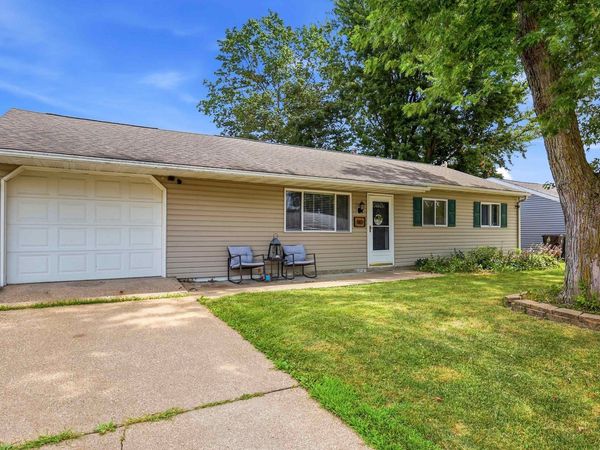 110 Jule Avenue, East Dubuque, IL 61025
