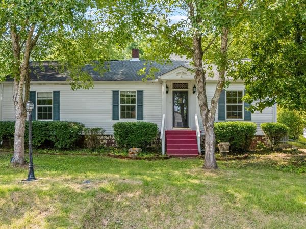702 Meadowview Drive, Harriman, TN 37748