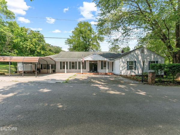 702 Meadowview Drive, Harriman, TN 37748