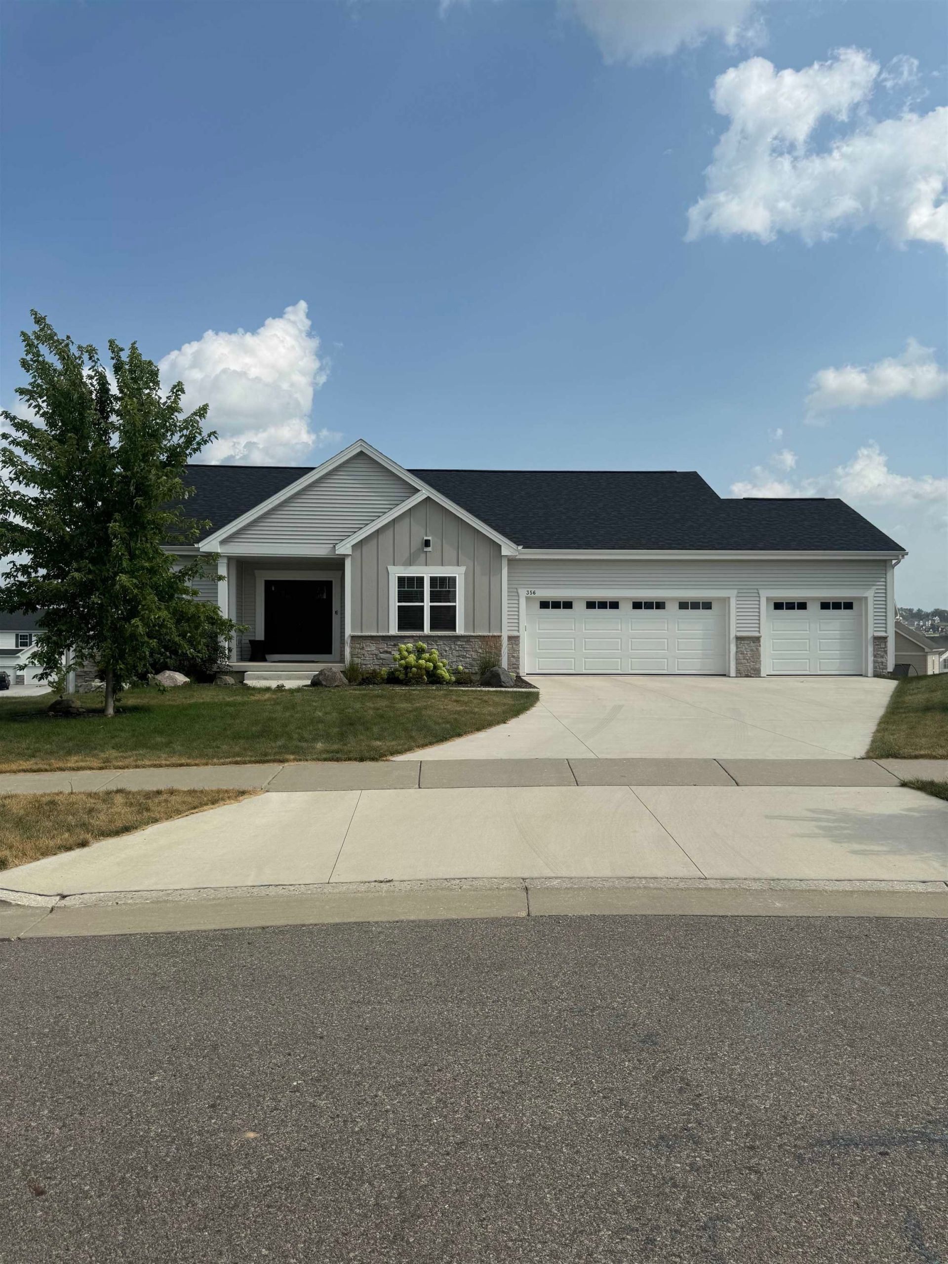 356 Humble Circle, Oregon, WI 53575 Main Photo