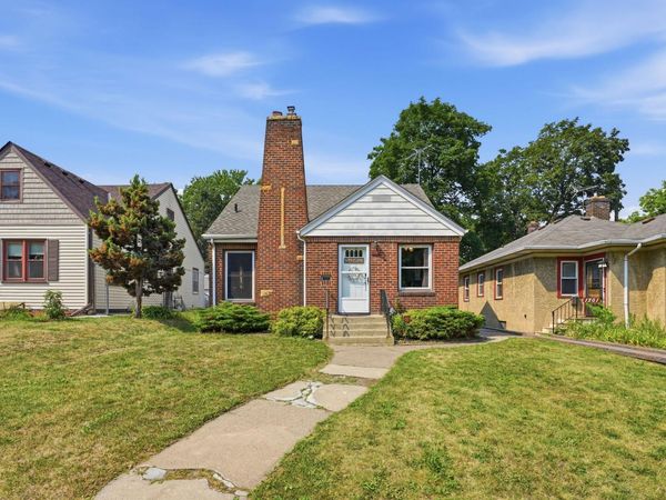 1197 Mclean Avenue, Saint Paul, MN 55106