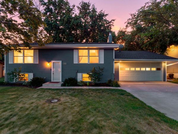 515 School Street NW, Elk River, MN 55330