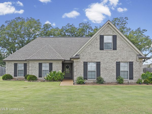 209 Eagle View Drive, Senatobia, MS 38668