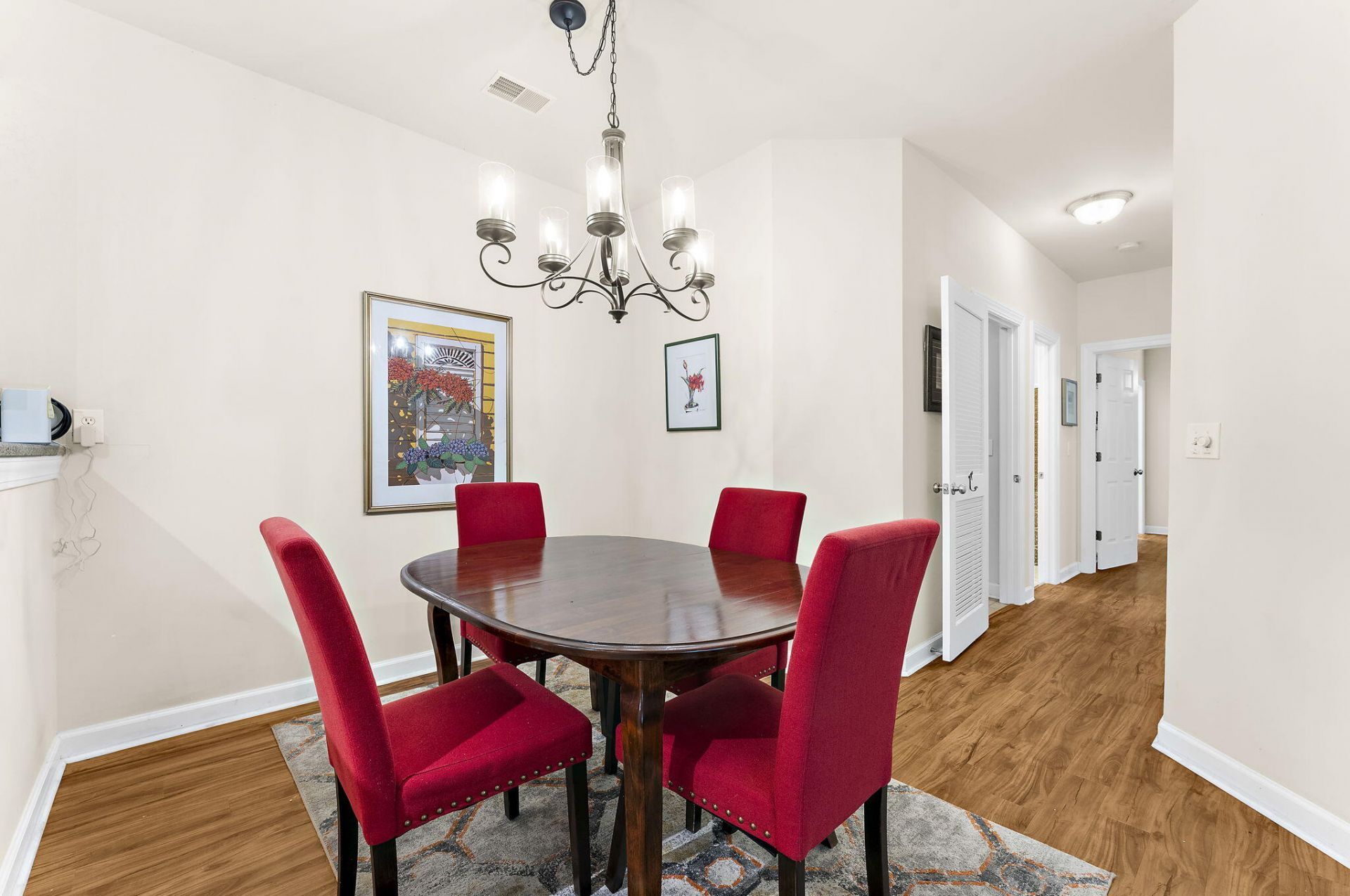 203 Pickering Lane Photo 10