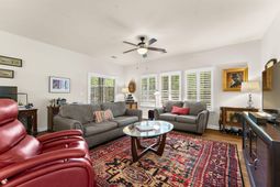 203 Pickering Lane photo 4