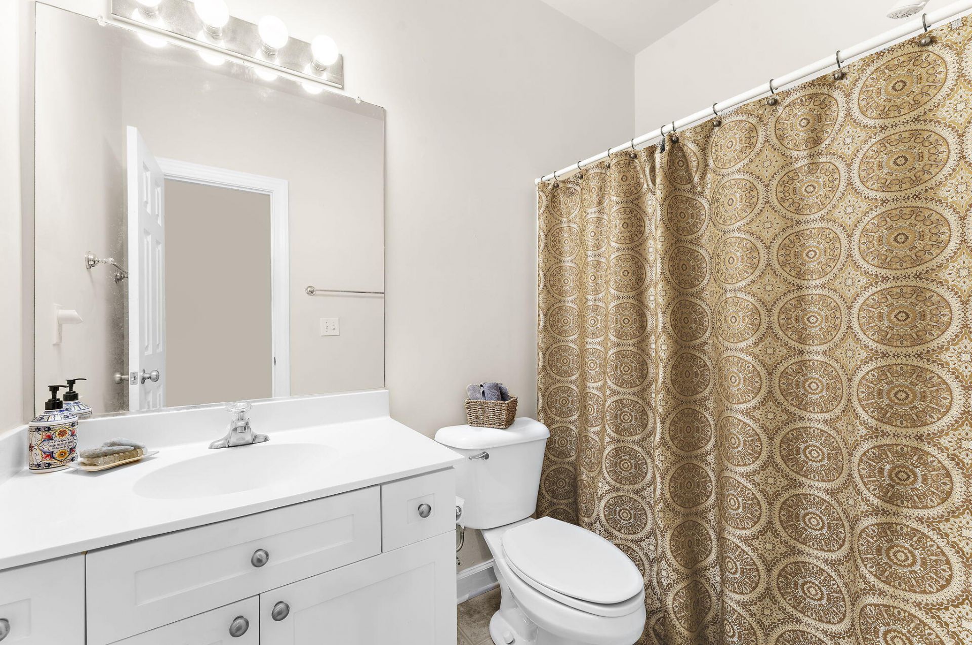 203 Pickering Lane Photo 23