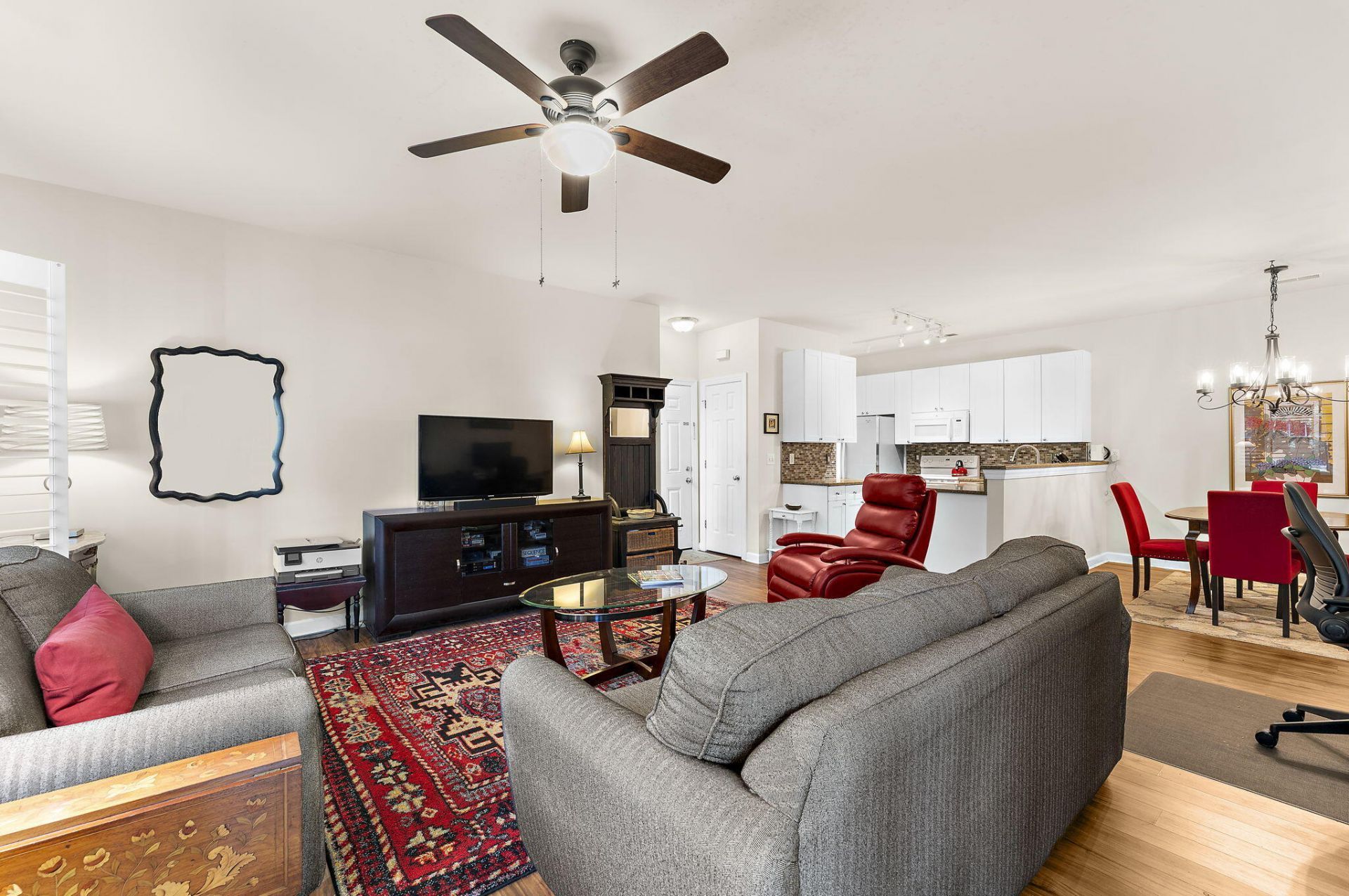 203 Pickering Lane Photo 4