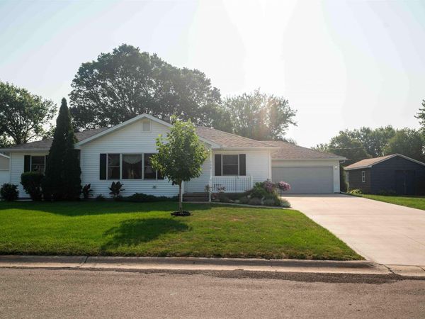 414 4th Street, Dike, IA 50624