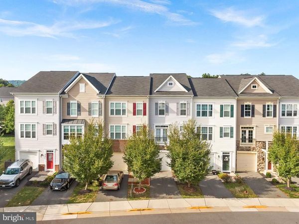 207 MILES HAWK TERRACE, PURCELLVILLE, VA 20132