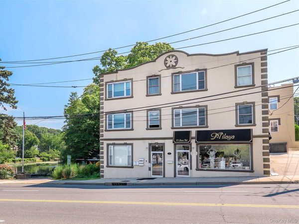 11 Shore Road , Unit 3, Port Washington, NY 11050