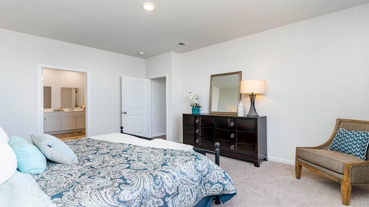 606 Strawberry Field Way  Photo 15