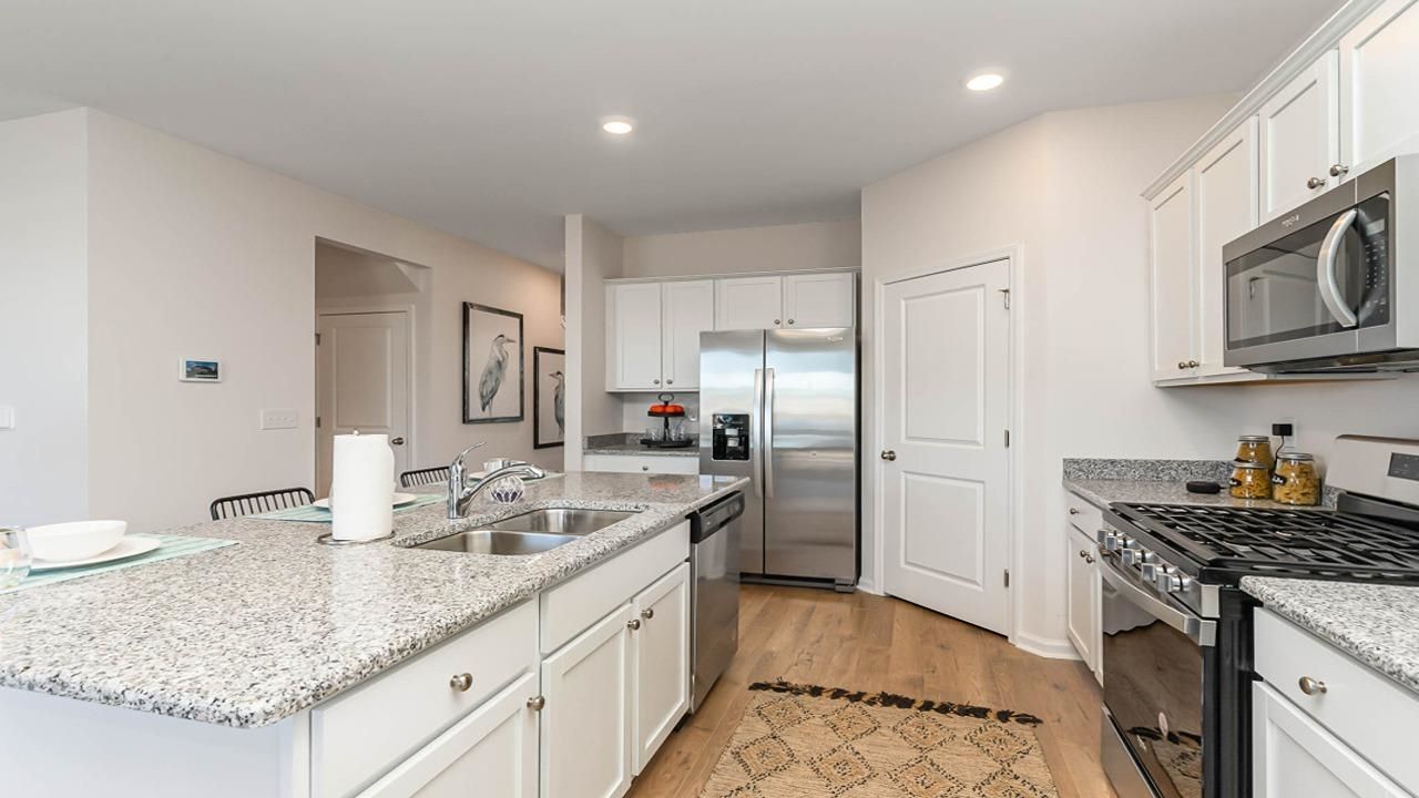 606 Strawberry Field Way  Photo 8
