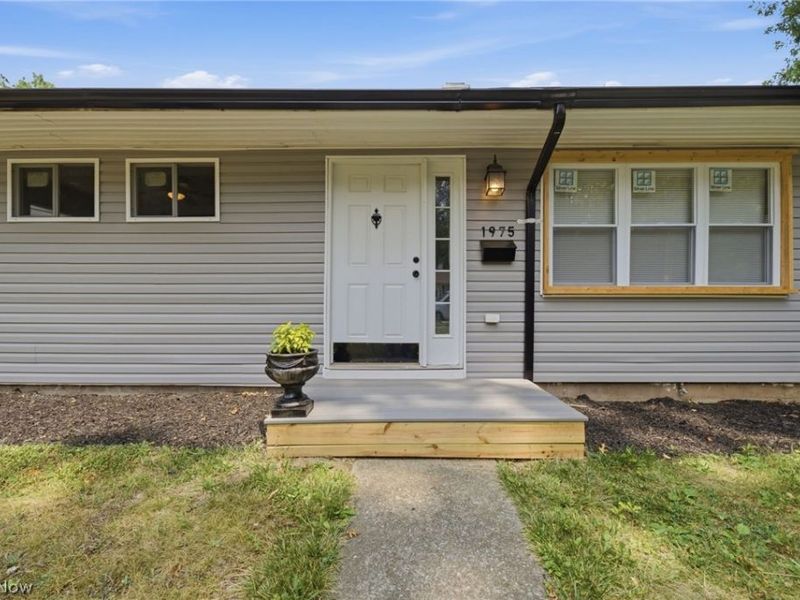 1975 Rookwood Road , Cleveland, OH 44112 Photo 2