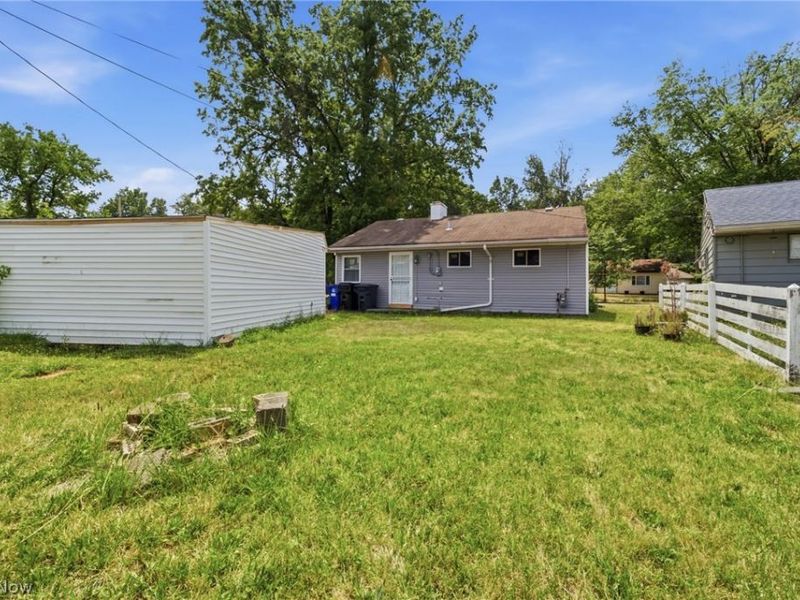 1975 Rookwood Road , Cleveland, OH 44112 Photo 23