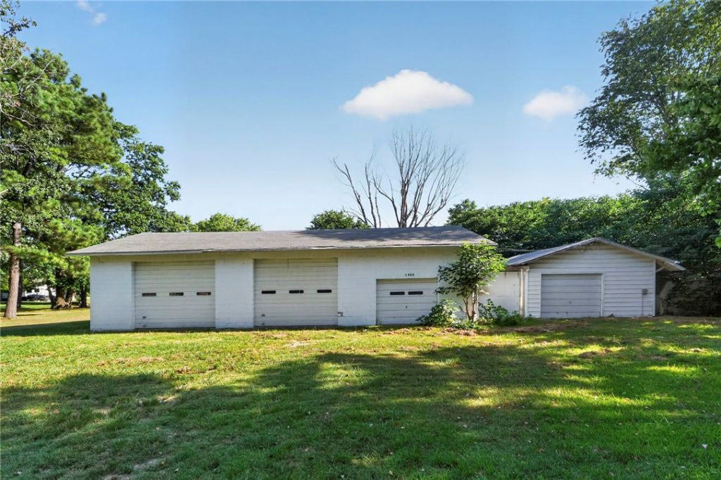 1370 Elm Springs Road, Elm Springs, AR 72762 Main Photo