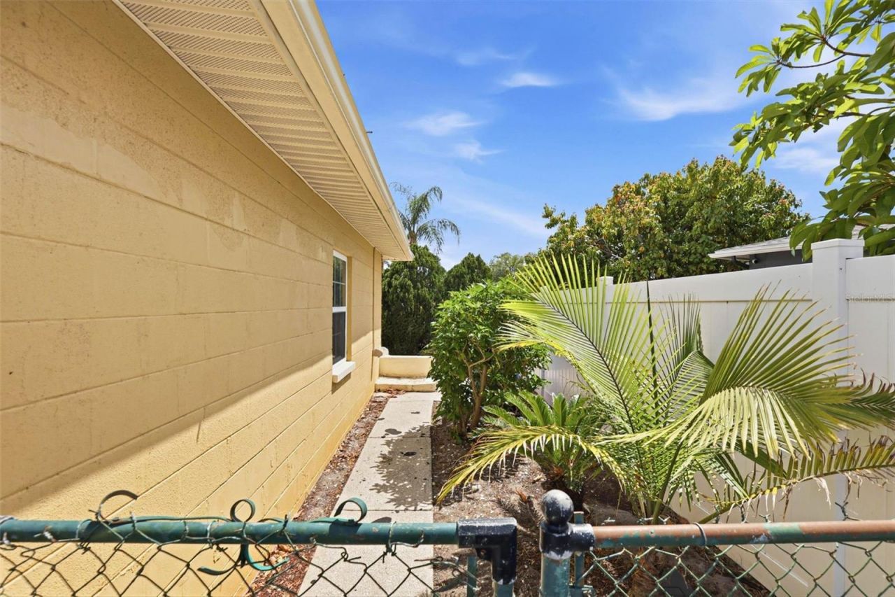 3663 22nd Avenue N, Saint Petersburg, FL 33713 Photo