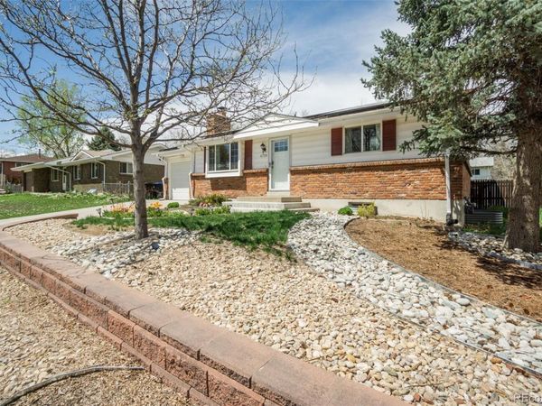6739 W 70th Avenue , Arvada, CO 80003