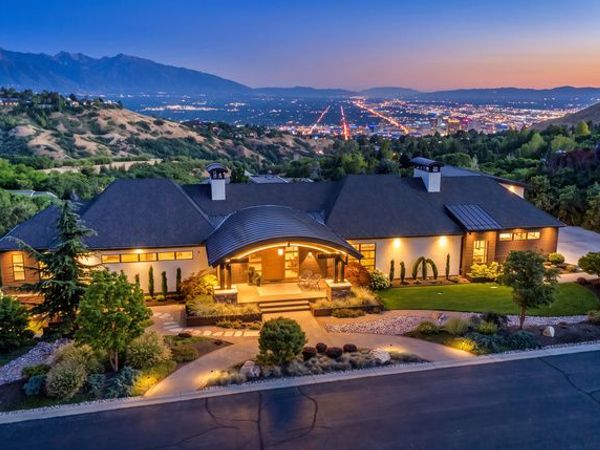 350 E CAPITOL OAKS LN N, Salt Lake City, UT 84103