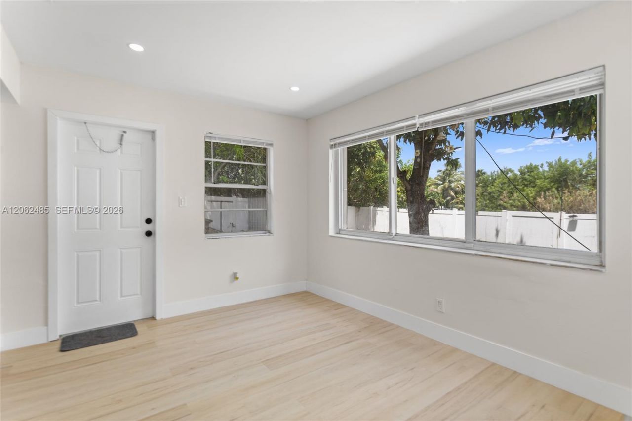 1000 NW 23rd Ter, Pompano Beach, FL 33069 Photo