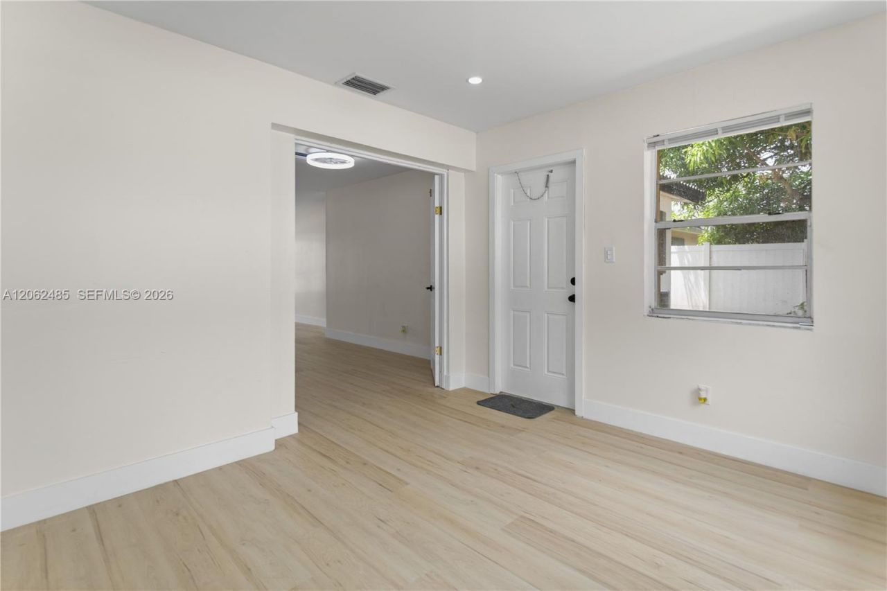 1000 NW 23rd Ter, Pompano Beach, FL 33069 Photo