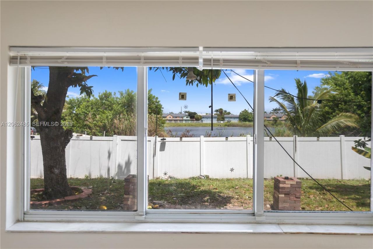 1000 NW 23rd Ter, Pompano Beach, FL 33069 Photo