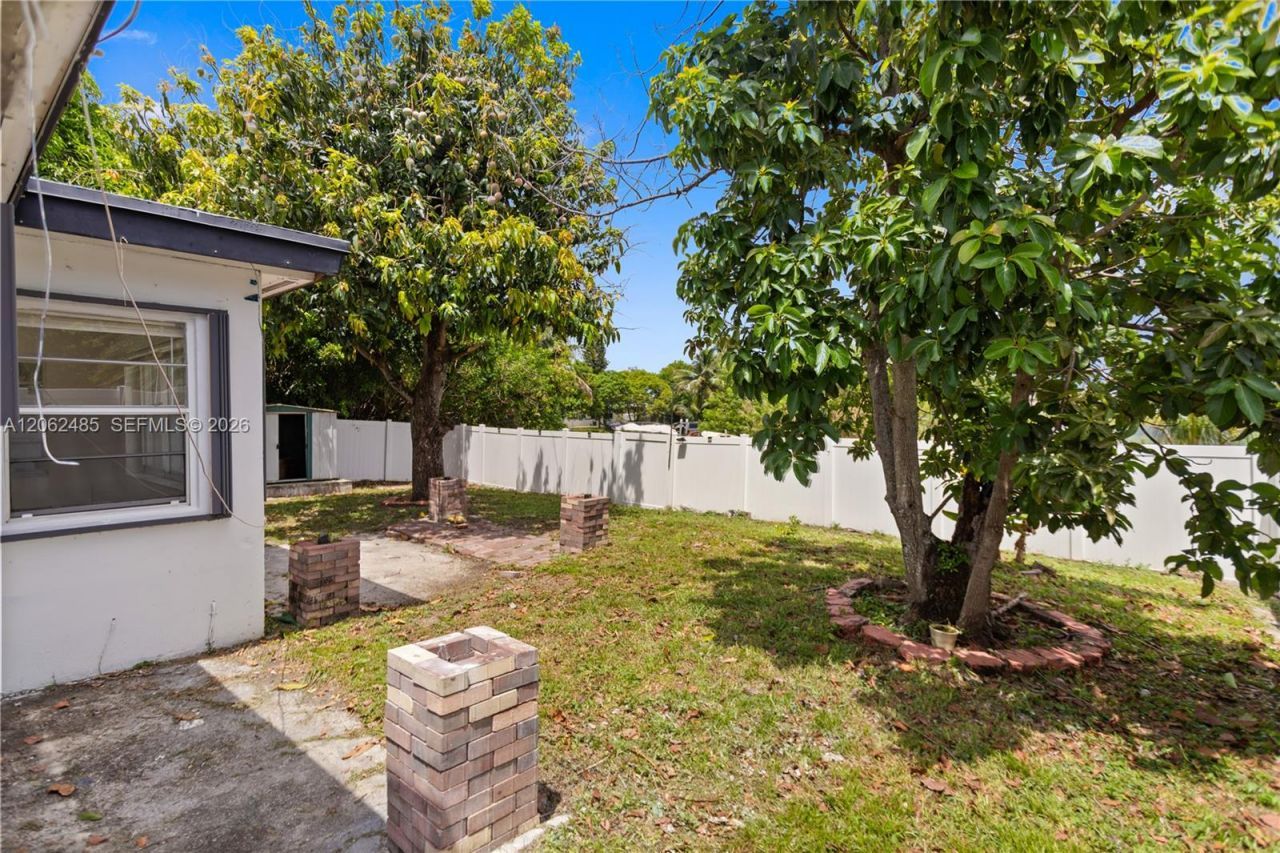 1000 NW 23rd Ter, Pompano Beach, FL 33069 Photo