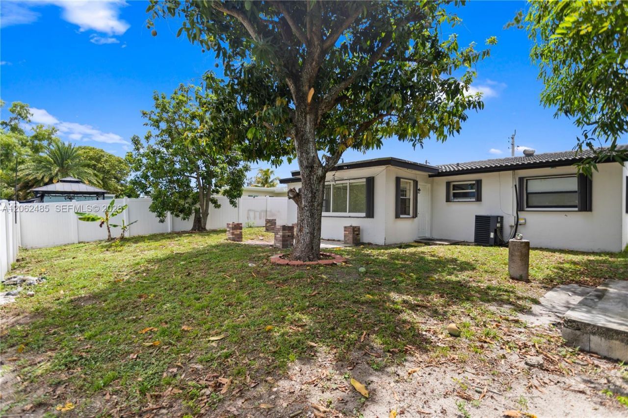 1000 NW 23rd Ter, Pompano Beach, FL 33069 Photo
